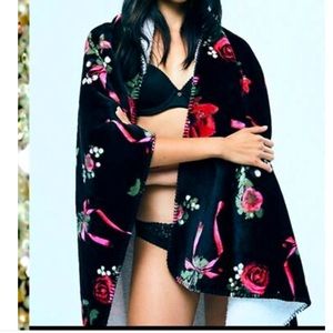 Victoria’s Secret Black Friday Sherpa Blanket